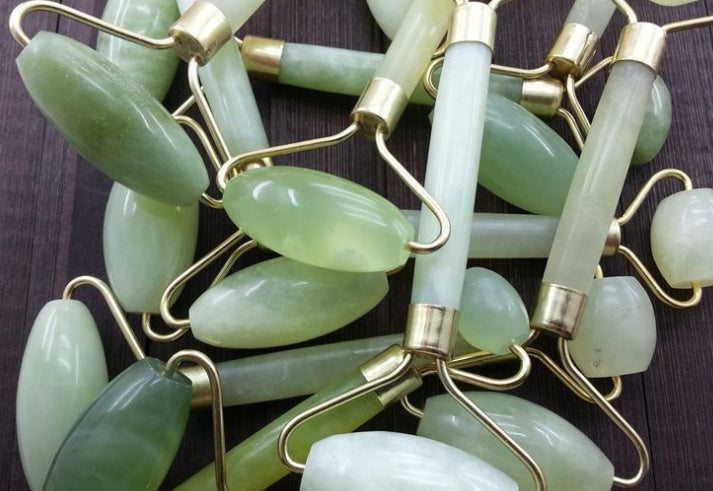 Glow & Revive: Jade Facial Massage Roller for Radiant Skin